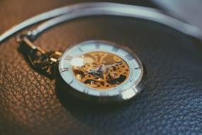 retro Clock Pocket