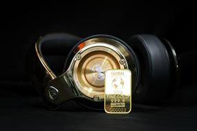 gold bar at monster headphones