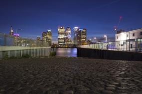 river in the center of london at dusk