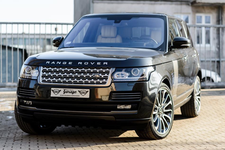 Range Rover outdoor