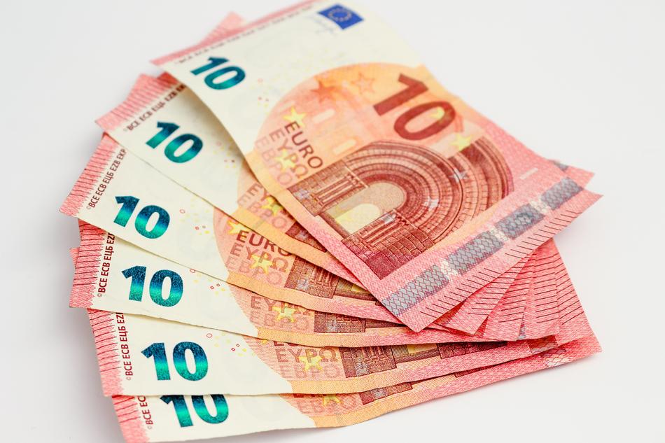 fan of 10 euro bills