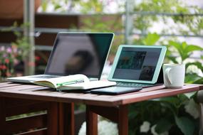 Notebook, laptop and tablet, Freelance