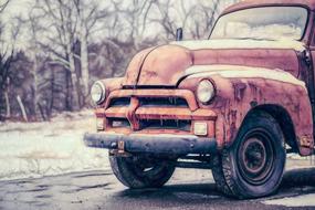 Oldtimer red rusty truck