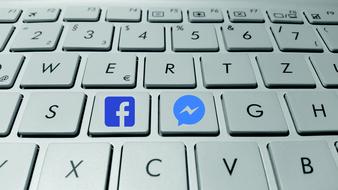 facebook and Messenger keys on Keyboard