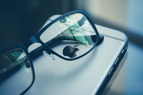 Apple and Eye Glasses Iphone