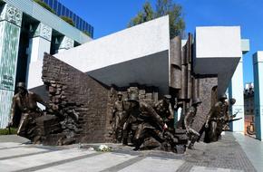 memorials in Warsaw