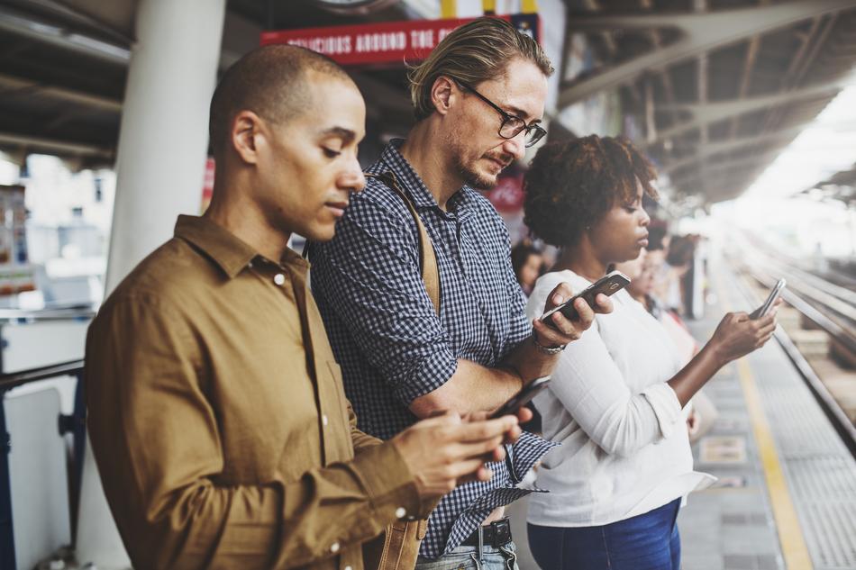 African American people with phones