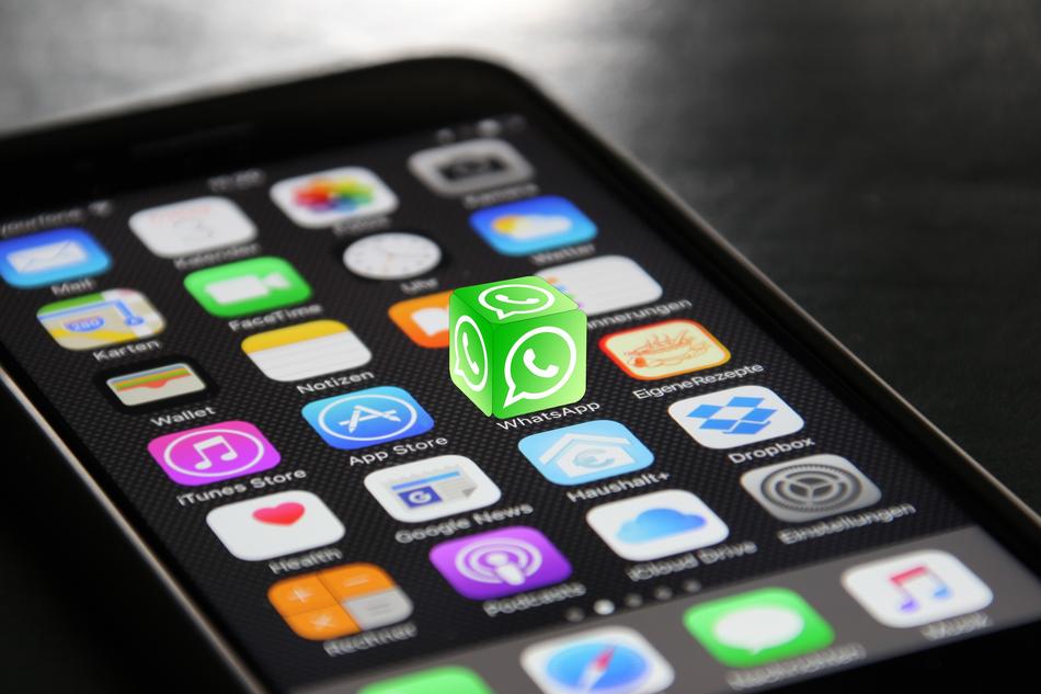 green cube whatsapp, on smartphone screen