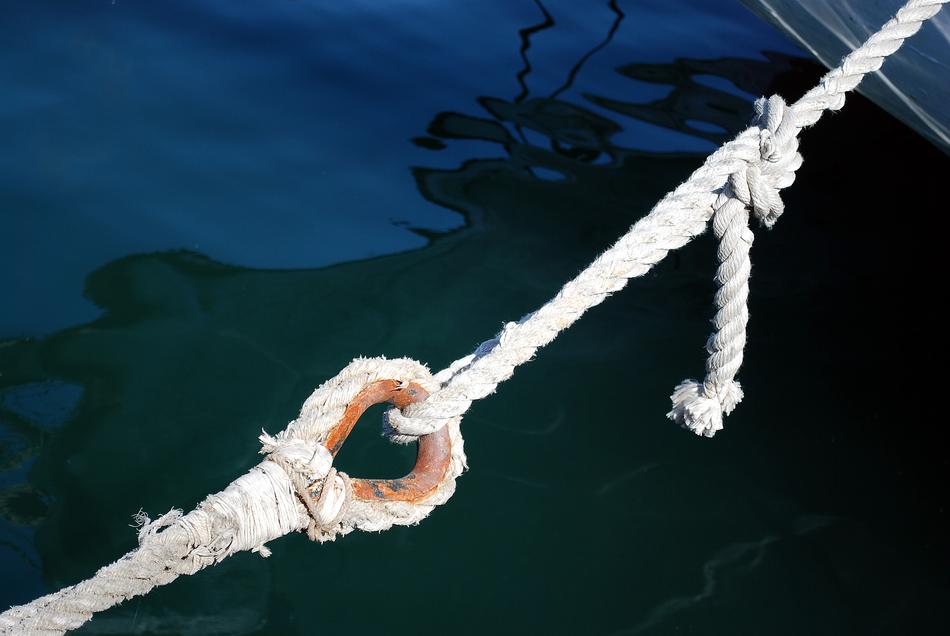 tied ropes in the port of Barcelona