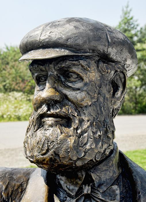 photo of Alexander Graham Bell Sculpture