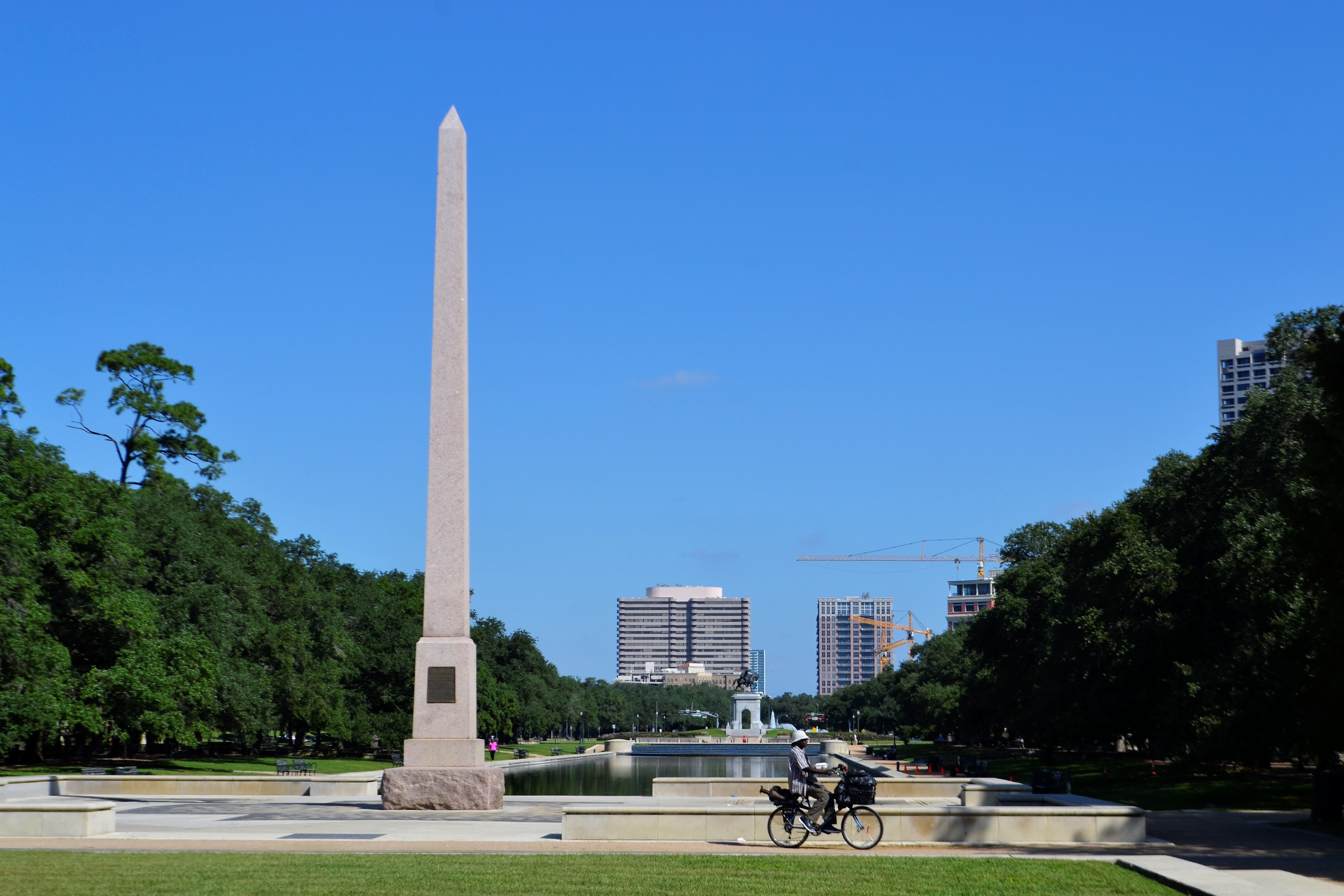 Monument in Herman Park free image download