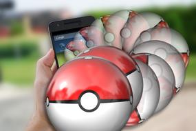 pokemon pokemon go hand smartphone