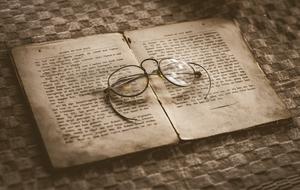 Old Book and old Glasses