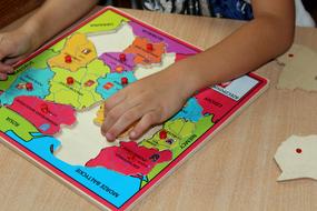 geographical jigsaw for child