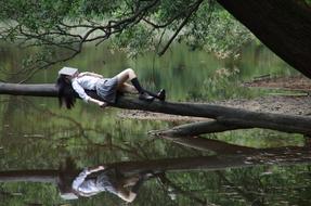 Sleep Book Girls tree