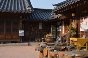 traditional korean house hanok