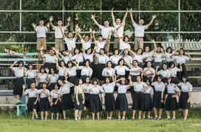 photo of a group of schoolchildren in Thailand
