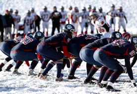 American Football Team snow