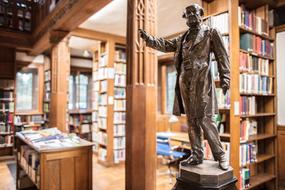 Gladstone Libraries