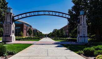 path beneath arch to campus of Purdue University, usa, indiana, West Lafayette