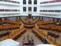 photo of a large reading room in the student library