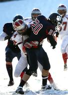 duel in american football on snow