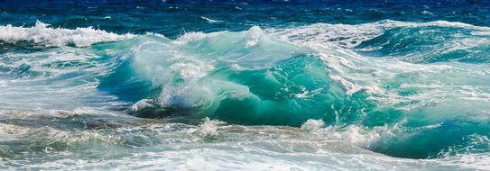 Beautiful waves in the beautiful water