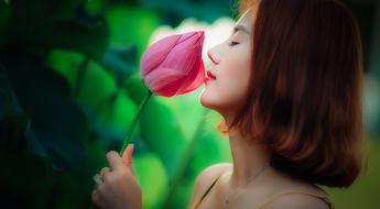 Vietnam Girl big flower