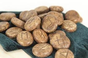Divination stones