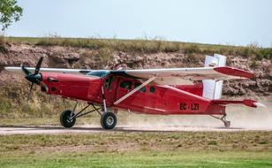 Plane Fly red