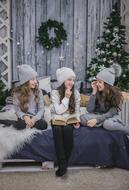 girlfriends at the new year photo shoot