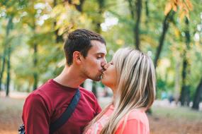 Love Kiss people