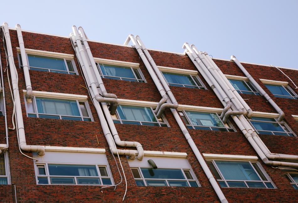Pipe on Bulinging School