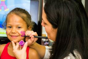 drawings on the face of children for the holiday