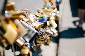 Love Padlocks gold