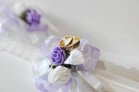 decoration for engagement rings at wedding