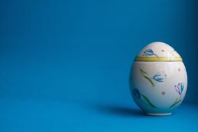 Easter Egg blue Background