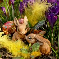 Easter decorations in the form of a pair of rabbits