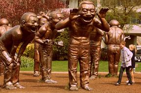 laughing statues as modern art