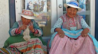 Peru Chivay Peruvian women