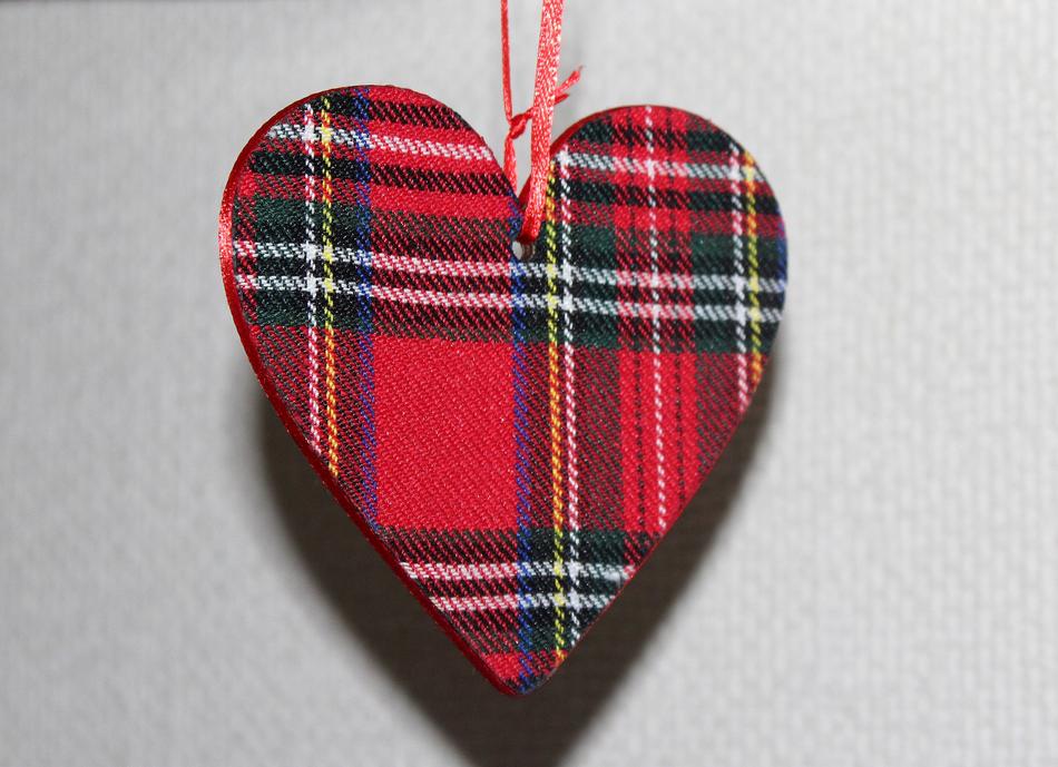 Beautiful and colorful heart pendant with lines