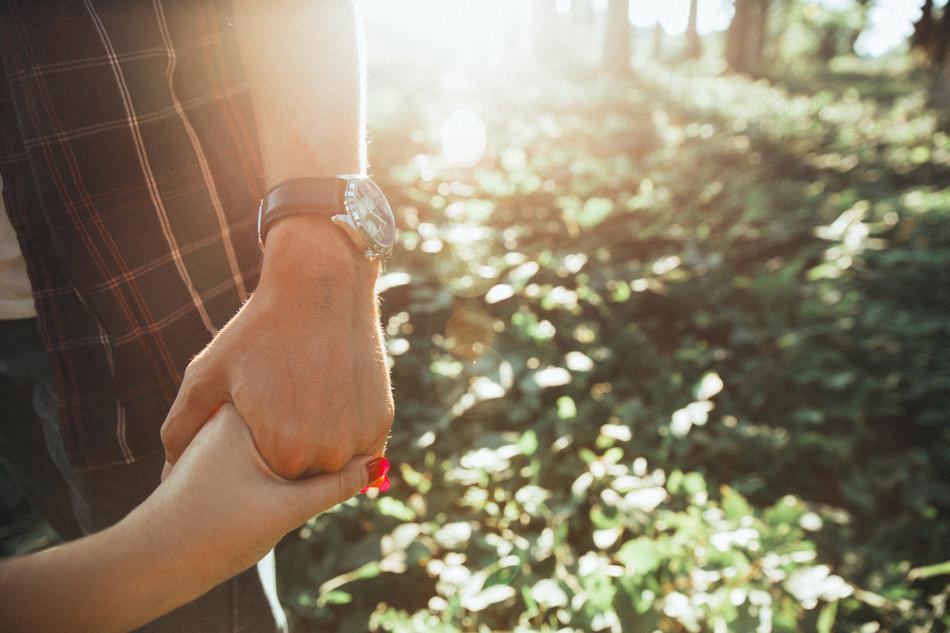 Holding Hands Couple Love sun