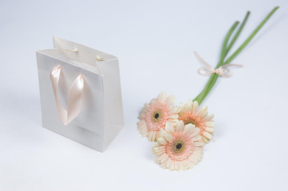 Affection Background Bag and flowers