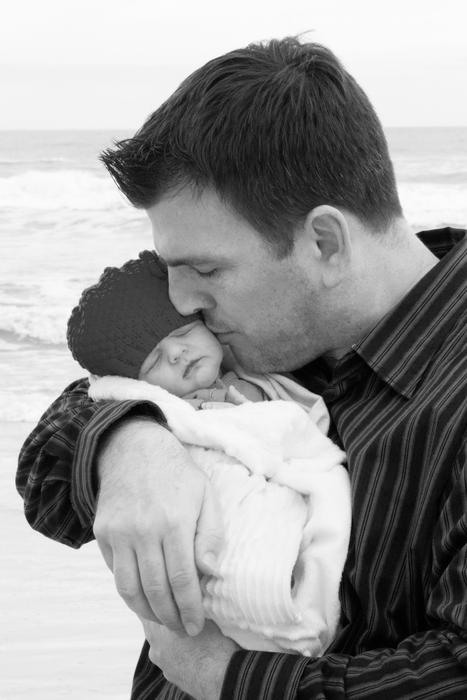 Dad kiss Baby Newborn