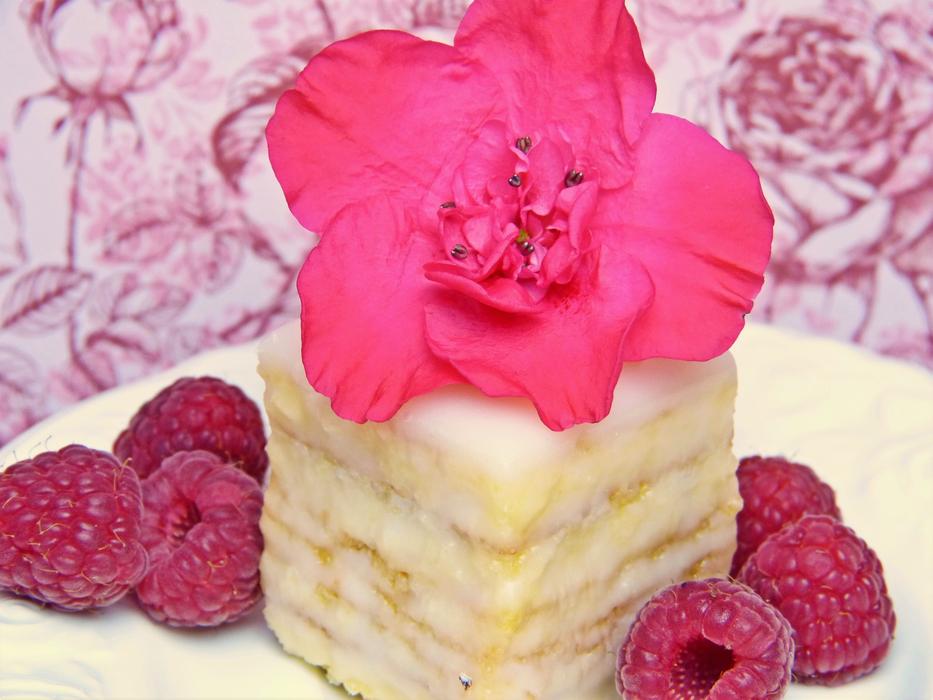 Small Cakes Bisquit