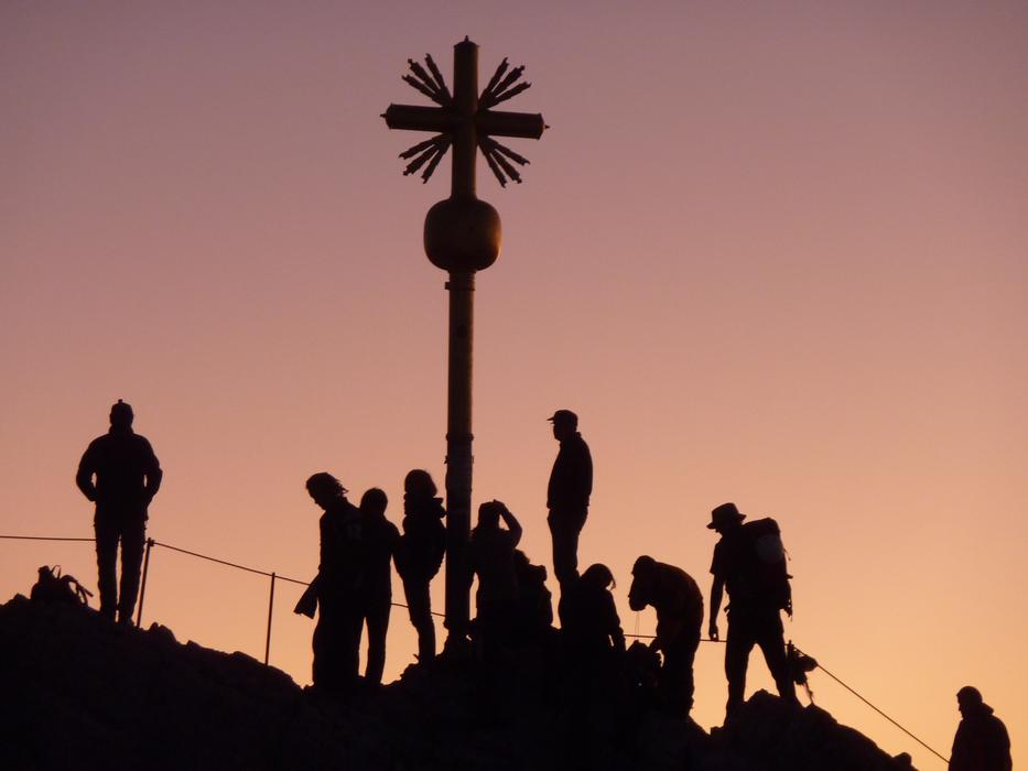 Mountaineer Train Syringe at Dawn