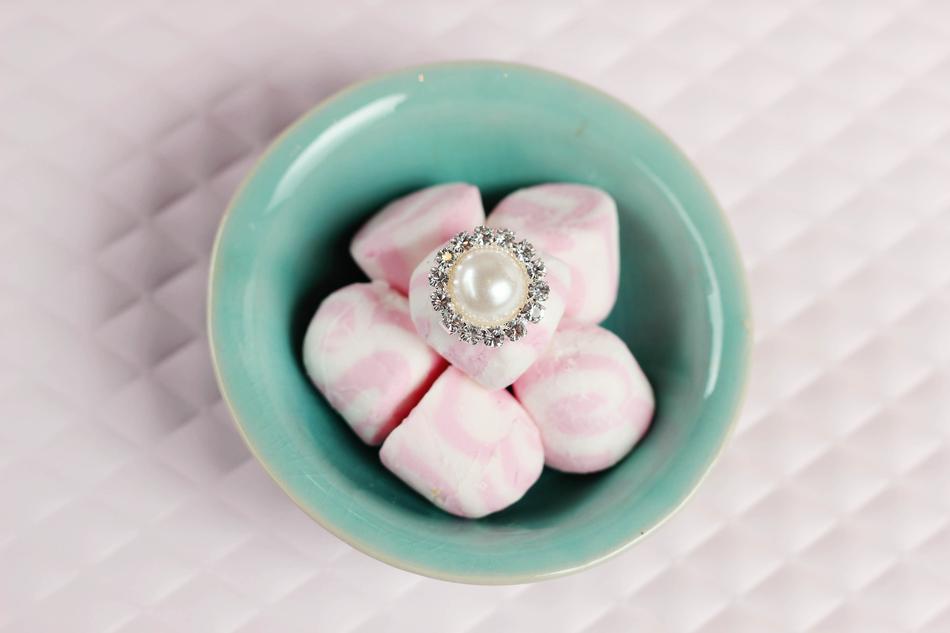 Pearl decoration at top of Marshmallow