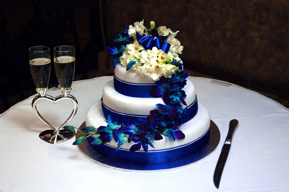 Wedding Cake Love