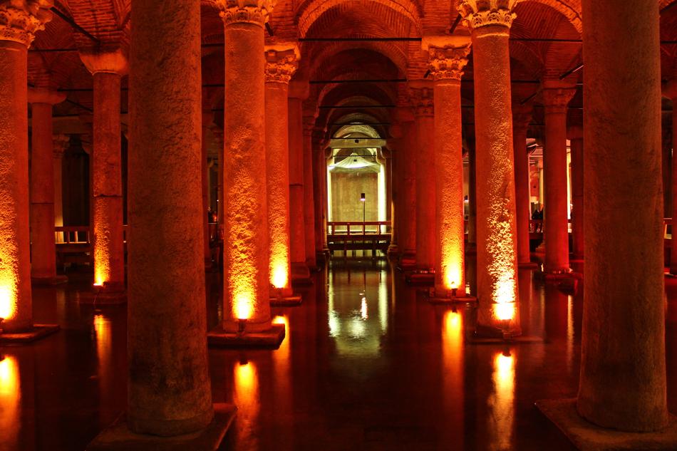 Beautiful Yerebatan Sarayi with columns and lights, in İstanbul, Turkey