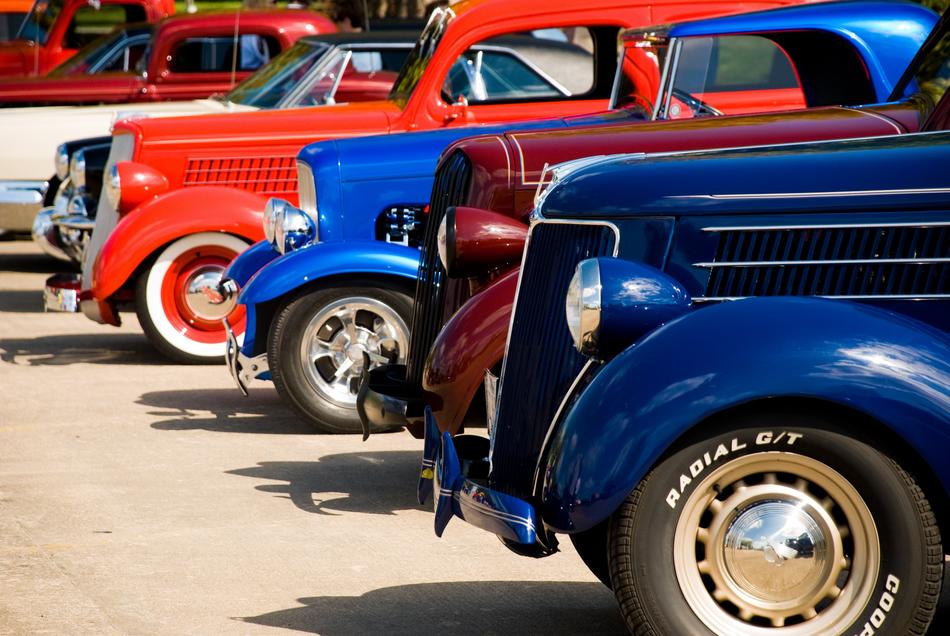 red and blue Old Cars
